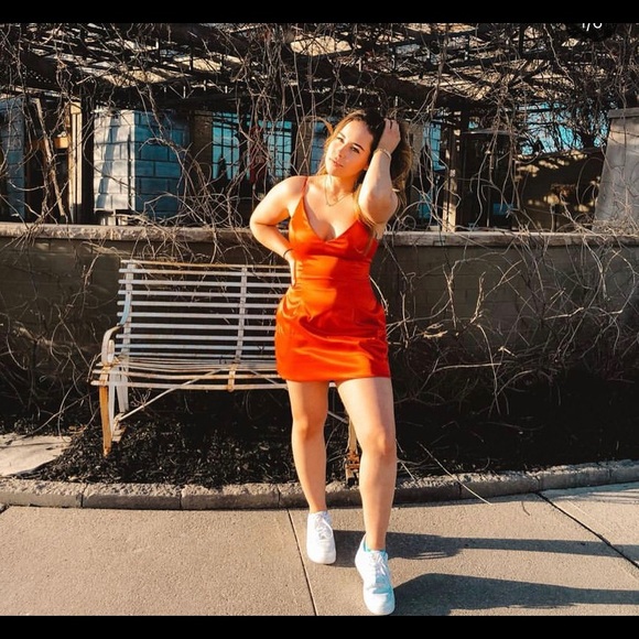 Little Red Dress (yes with pockets) - Picture 2 of 2